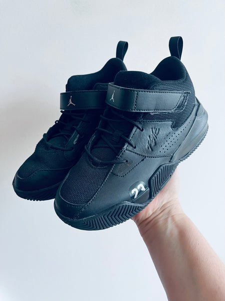 Air Jordan Elastic Lace & Velcro True Flight Shoes (13 Kid)