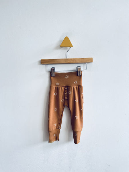 Ken & Jame Moon and Sun Pants (0-3M)