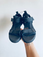 Velcro Sandals // 1 Kid