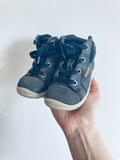 High Top Shoes with Side Zip // 6T