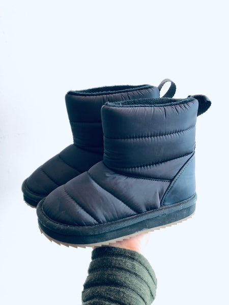 H&M Fleece Lined Water Resistant Boots (10/11 Toddler)