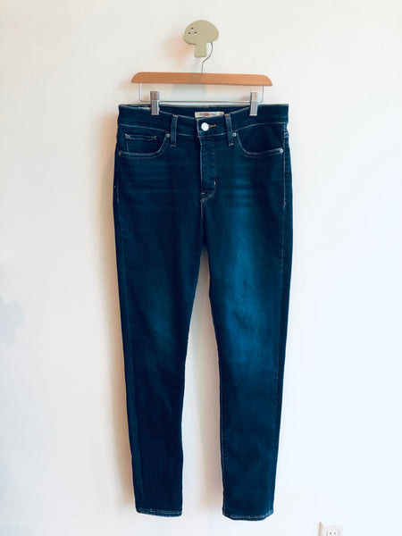 Levi’s Stretchy Skinny Jeans (Adult 29)